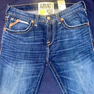Mens ARIAT M7 rocker boot cut size 33x32 wear it twice no stains or rips